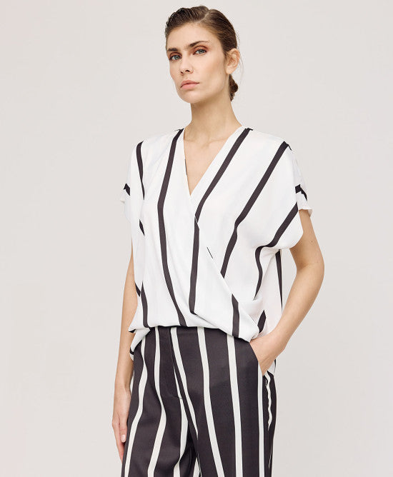 Access Fashion Wrapbluse med striber by Access Fashion