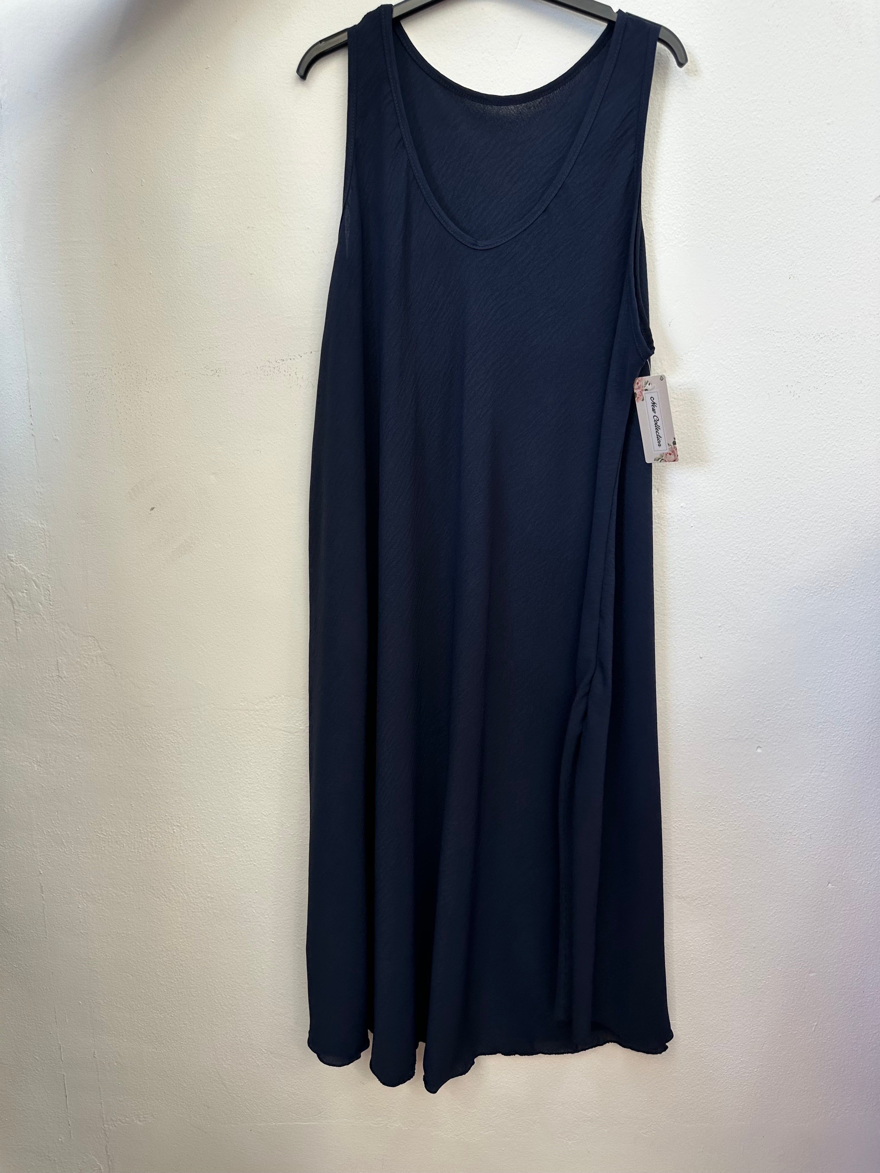 Basis kjole med smuk facon - Brystmål 148cm by B.YI