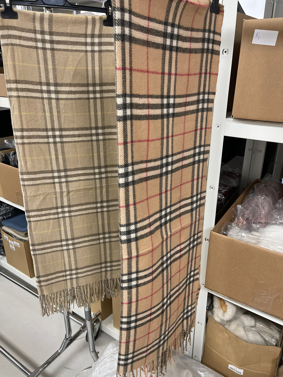 Burberry style tørklæde med frynser