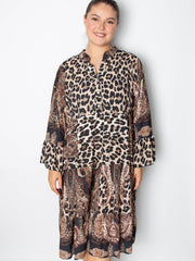 Leo kjole med paisley print