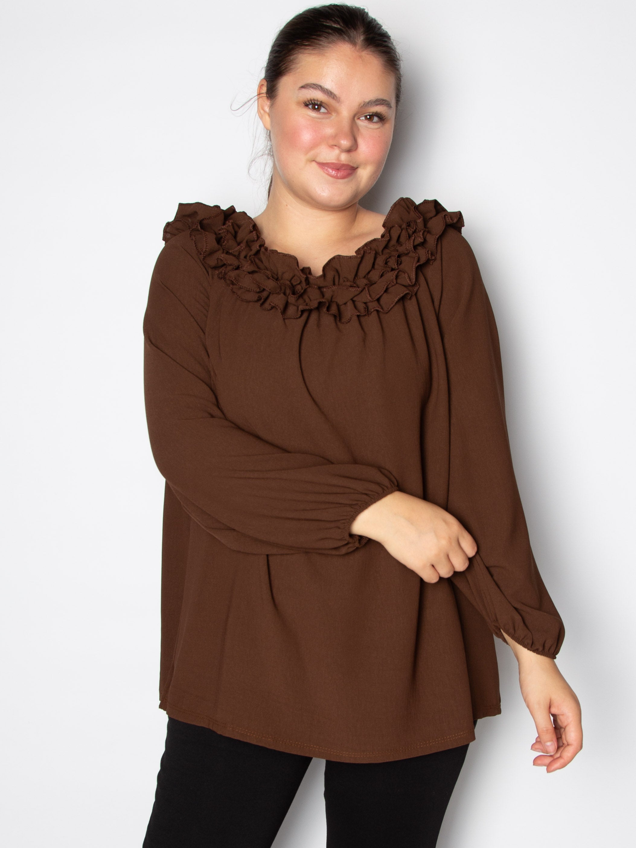 Bluse med flæsekant - Brystmål 130cm