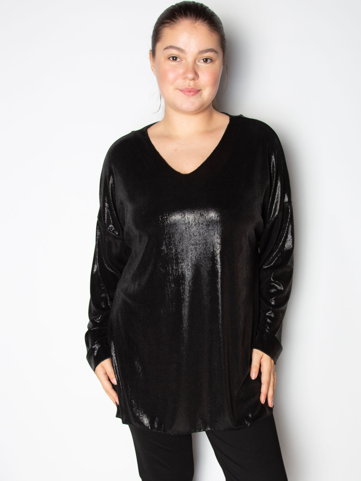 Shiny bluse med v udskæring  - ITSEP24