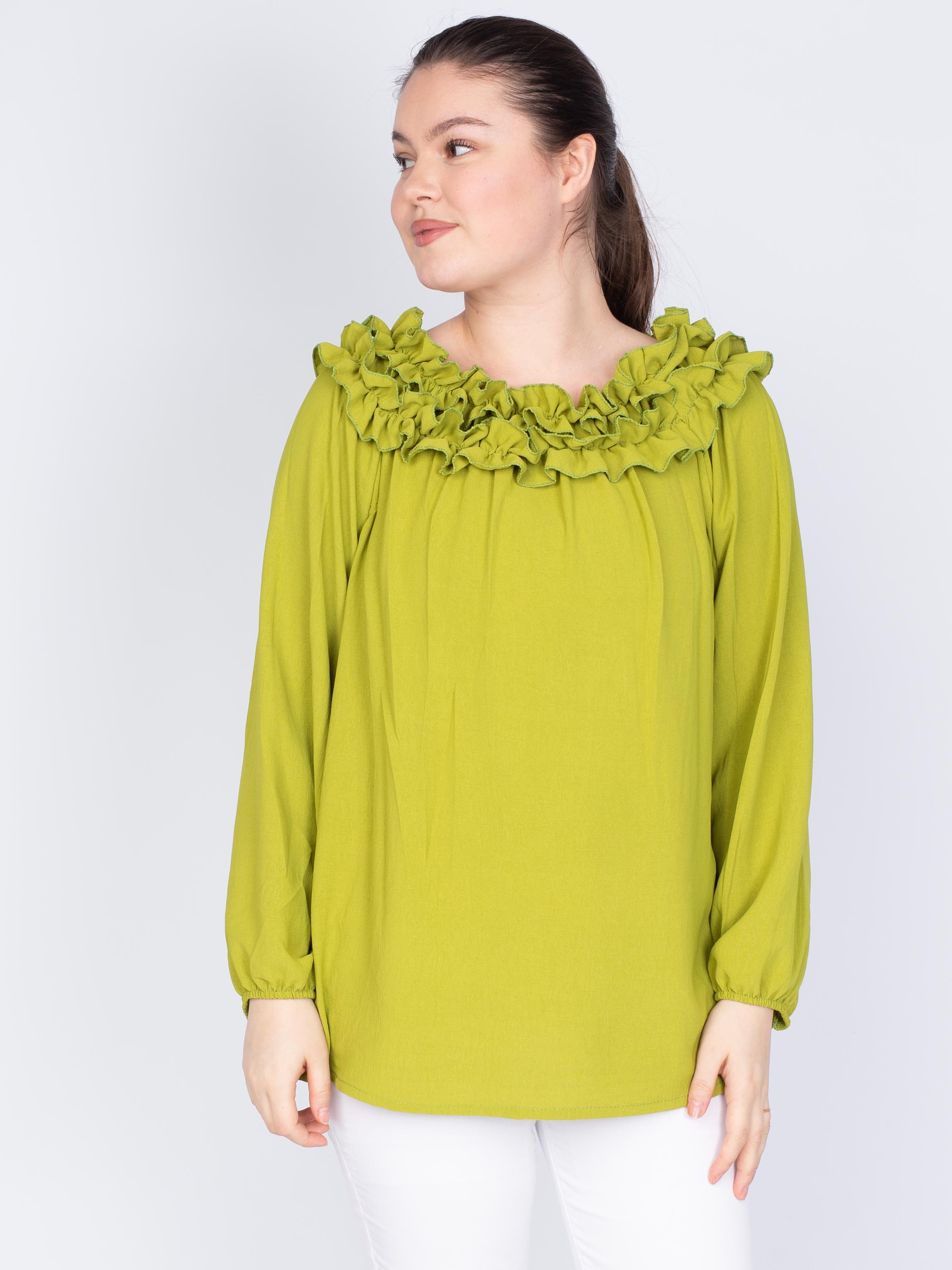 Bluse med flæsekant - Brystmål 130cm